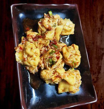 Pork Wonton w. Chili Sauce(8)